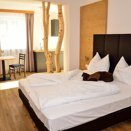 Pension Dolomiten Neumarkt Zimmer foto